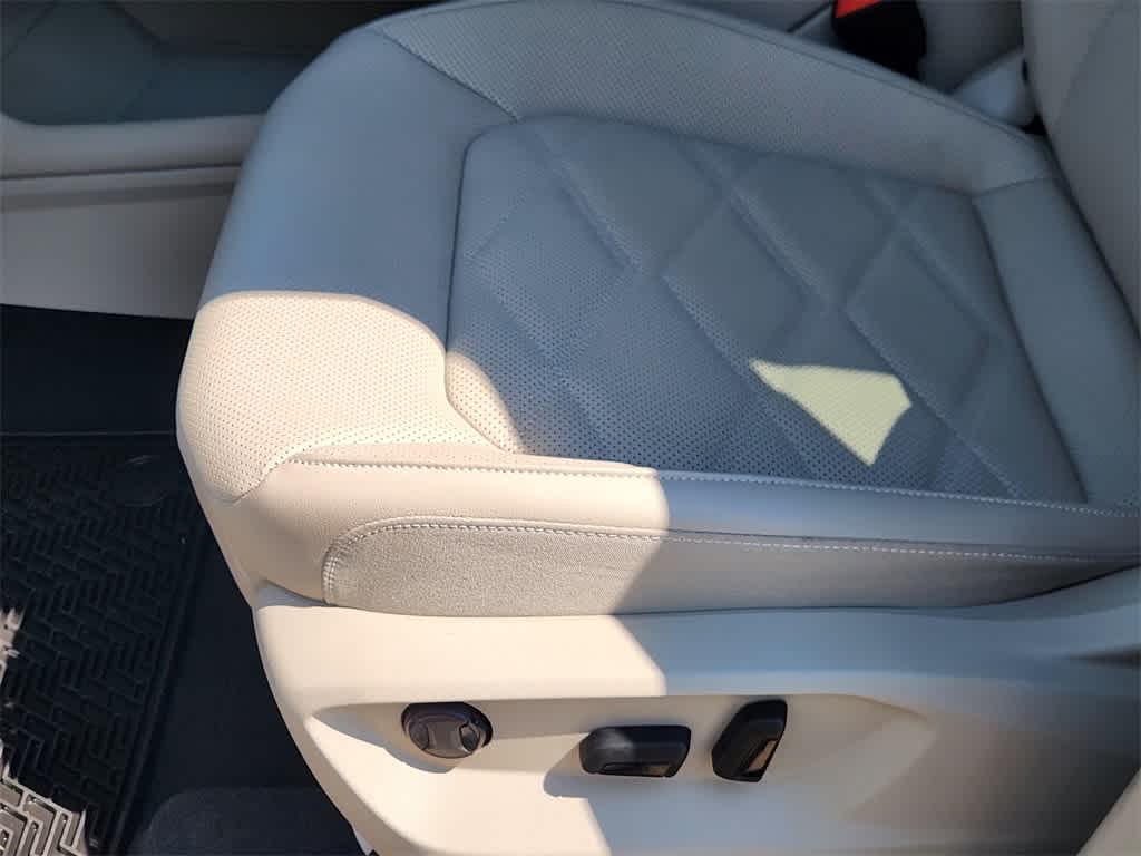 2025 Volkswagen Atlas 2.0T SE Technology Image 30 of 32