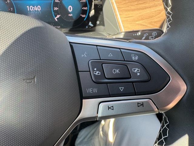 Vehicle image 31 of 41