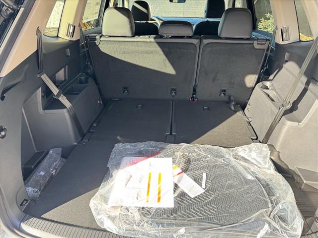 Vehicle image 16 of 41