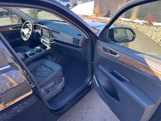 Vehicle image 11 of 41