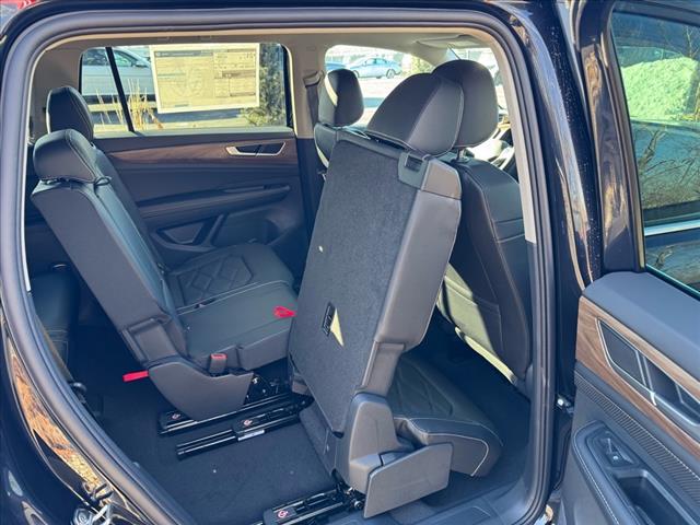 Vehicle image 21 of 41