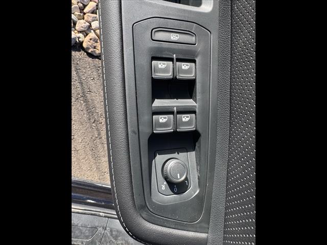 Vehicle image 26 of 41