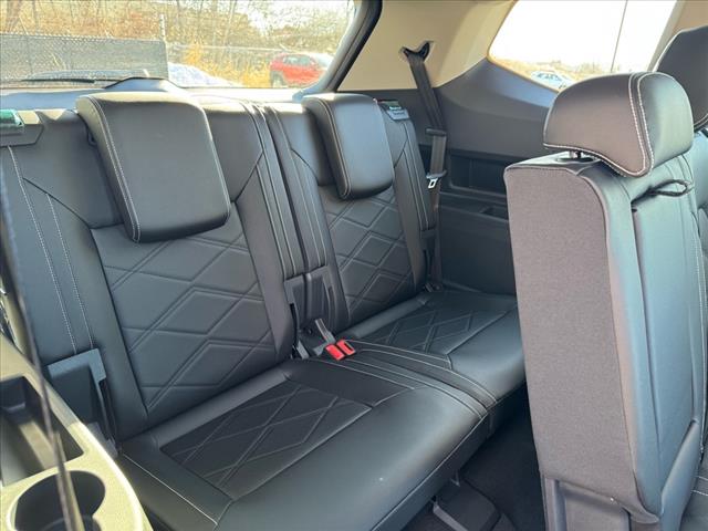 Vehicle image 22 of 41