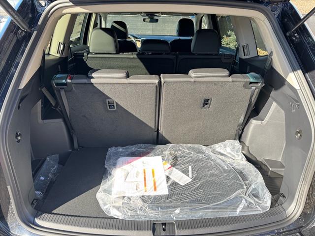 Vehicle image 17 of 41