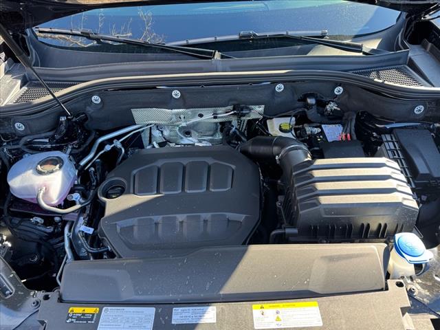Vehicle image 10 of 41