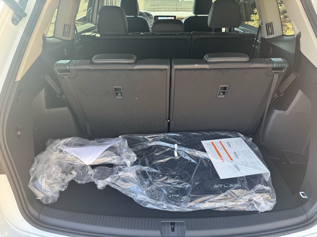 Vehicle image 15 of 35