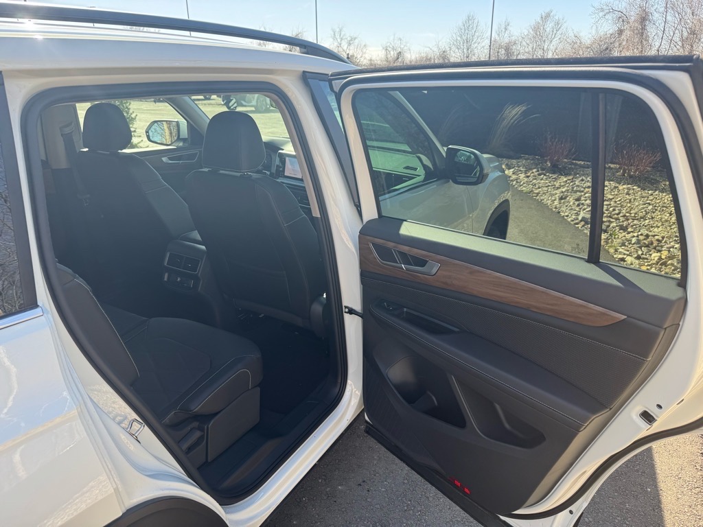 Vehicle image 12 of 35