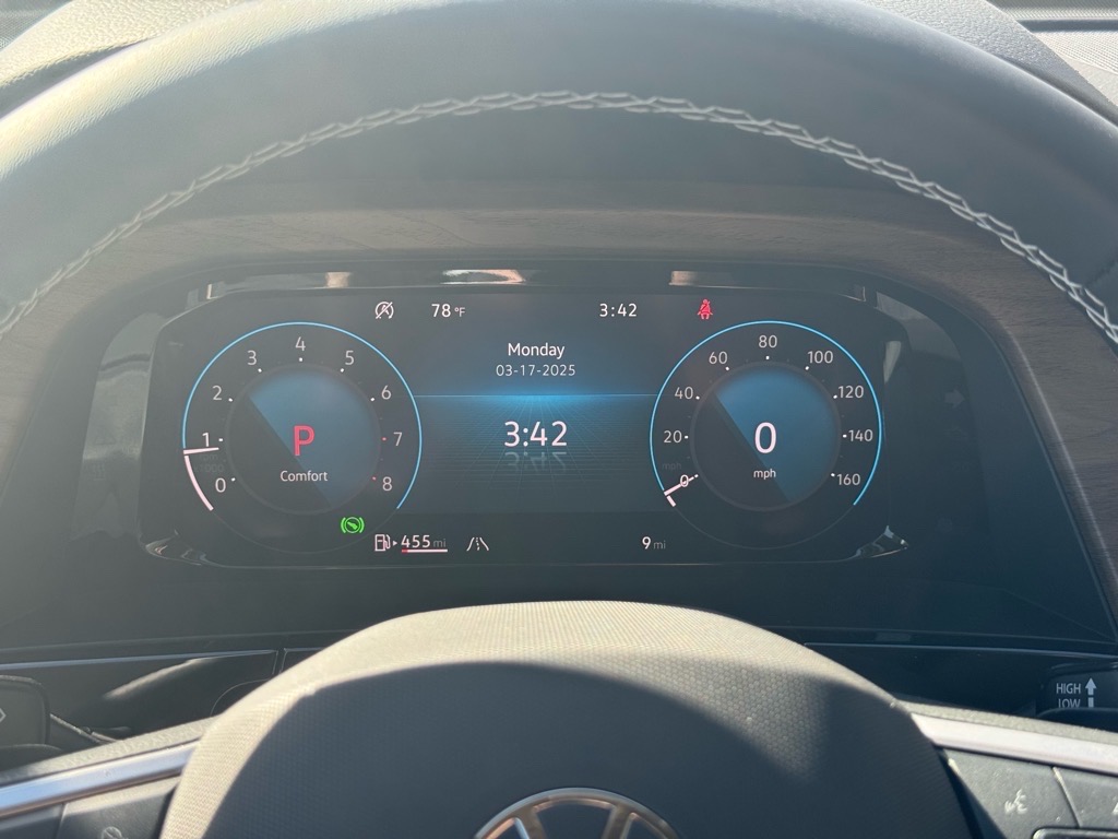 Vehicle image 27 of 35