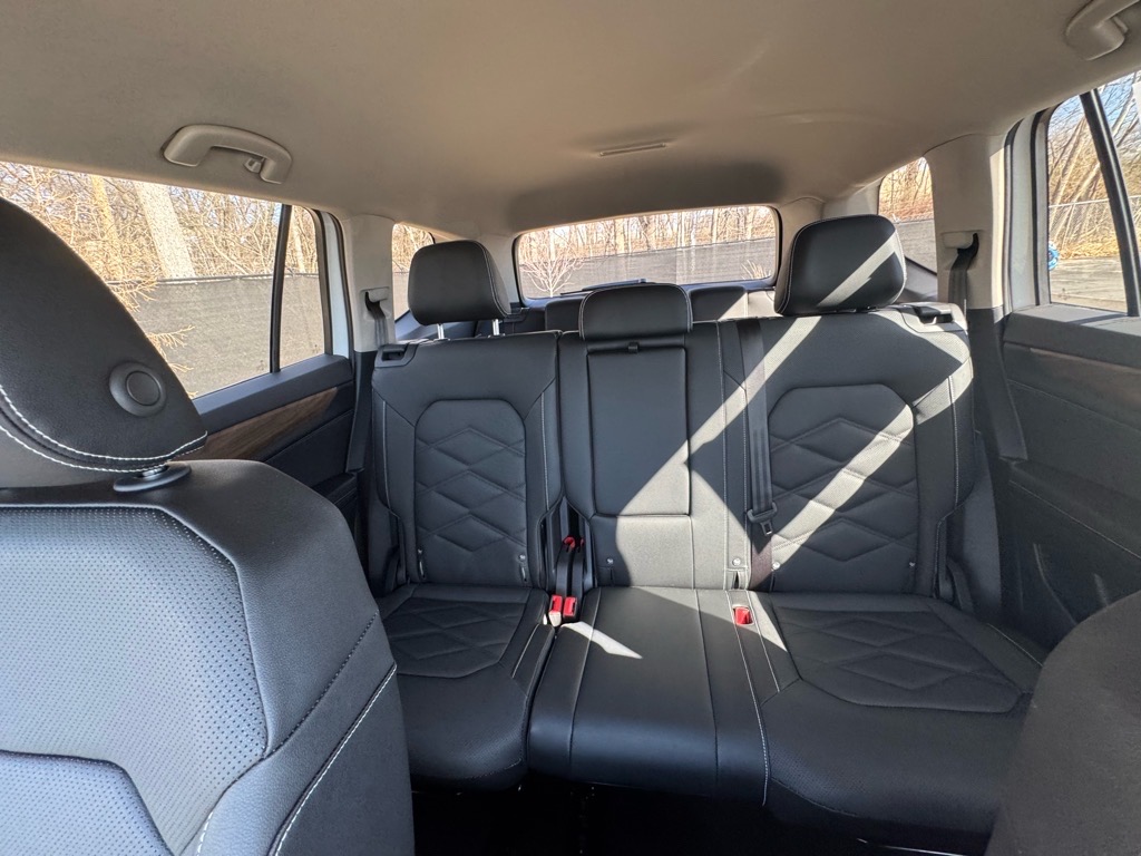 Vehicle image 34 of 35