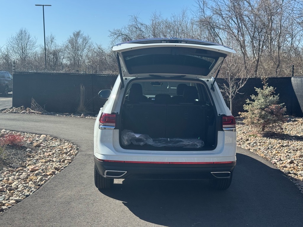Vehicle image 14 of 35