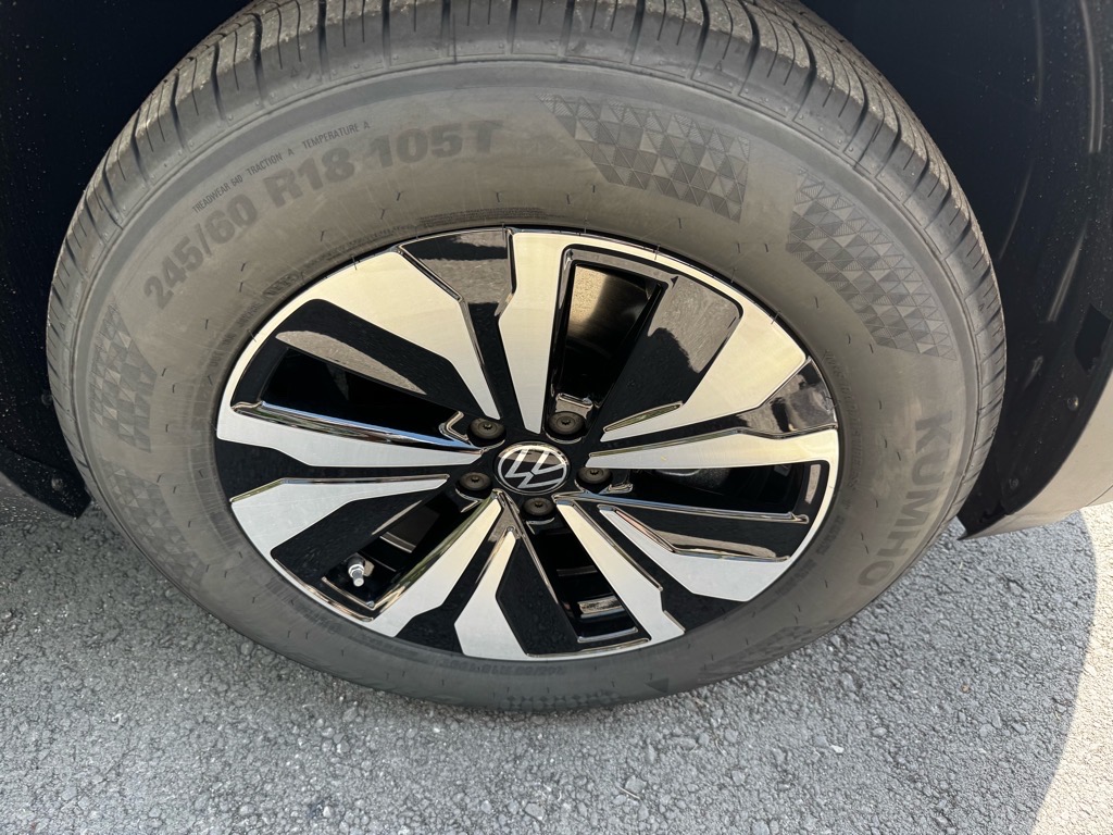 Vehicle image 9 of 36