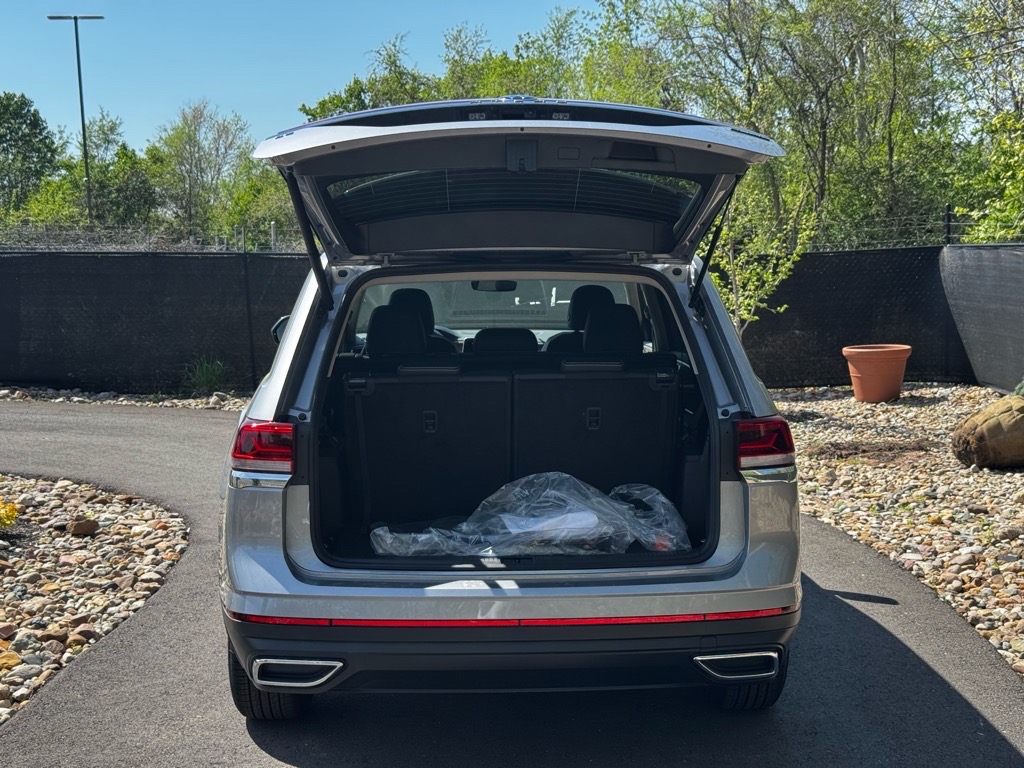 Vehicle image 15 of 36