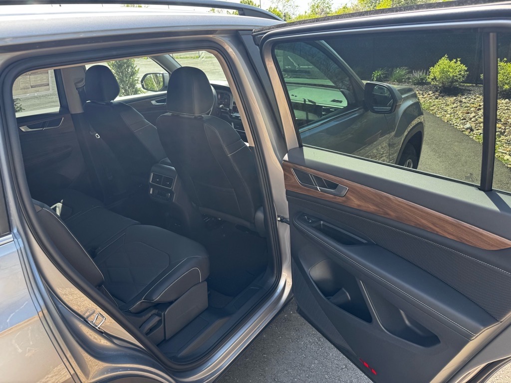 Vehicle image 13 of 36