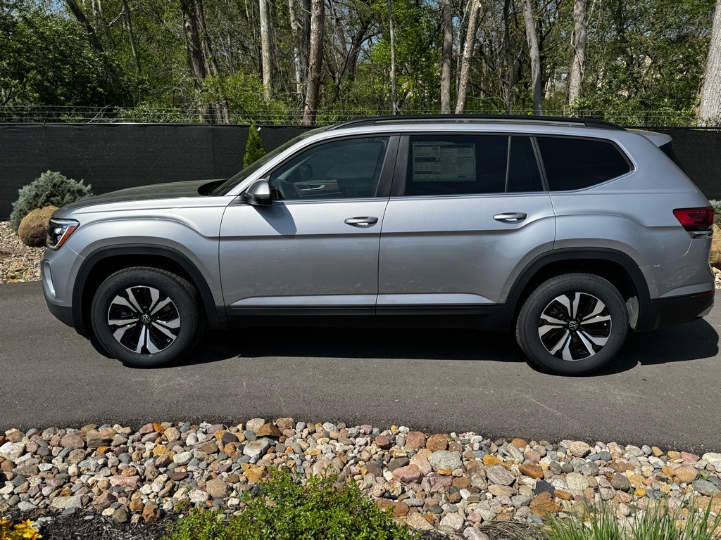 Vehicle image 8 of 36