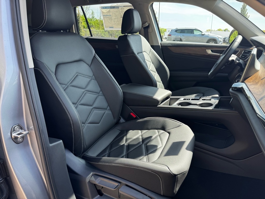 Vehicle image 12 of 36