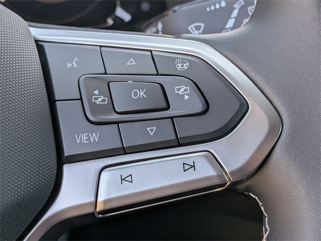 Vehicle image 18 of 26