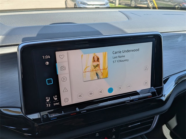Vehicle image 16 of 26