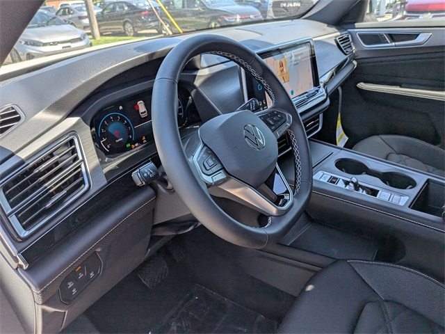 Vehicle image 13 of 26