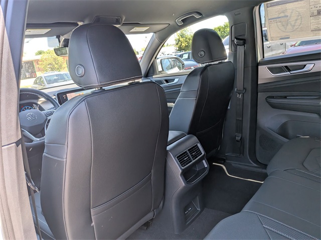 Vehicle image 10 of 26