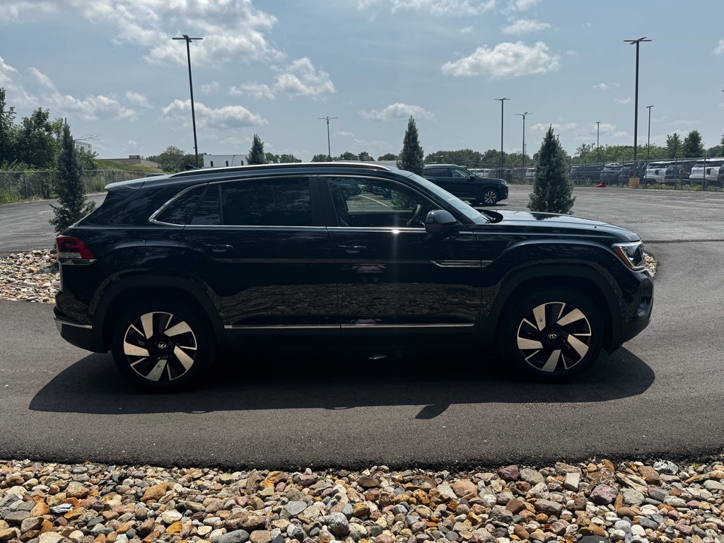 Vehicle image 4 of 42