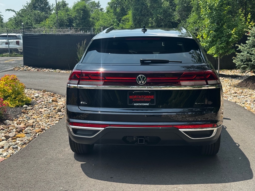 Vehicle image 6 of 42