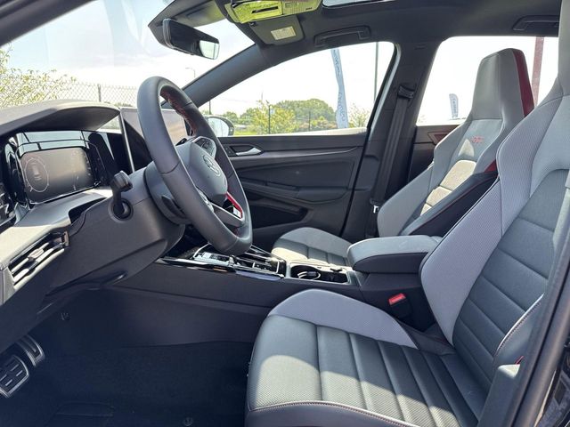 2025 Volkswagen Golf GTI SE Image 17 of 29