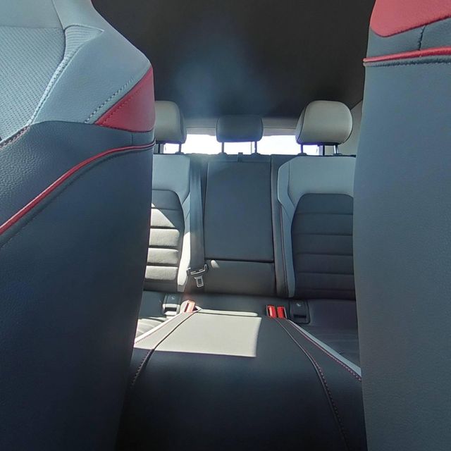 2025 Volkswagen Golf GTI SE Image 16 of 29