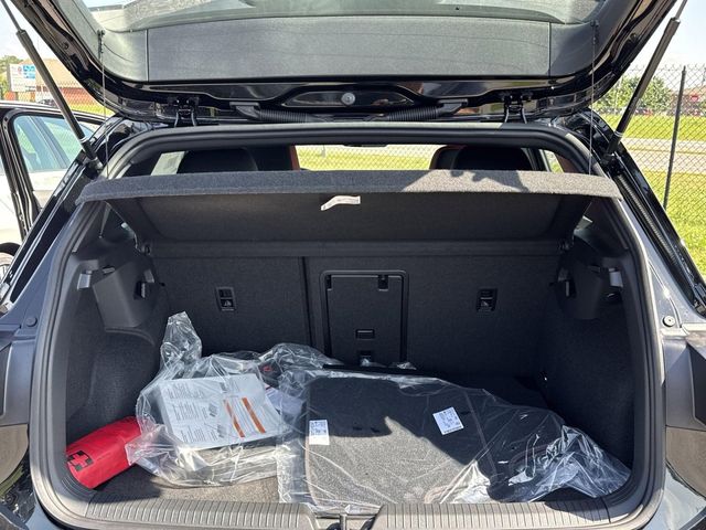 2025 Volkswagen Golf GTI SE Image 11 of 29