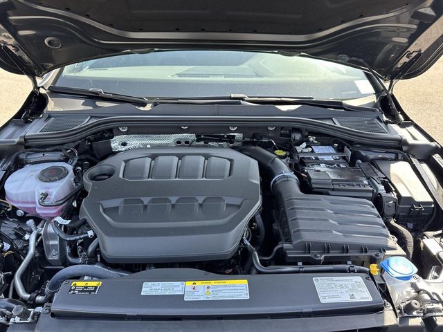 2025 Volkswagen Golf GTI SE Image 9 of 29