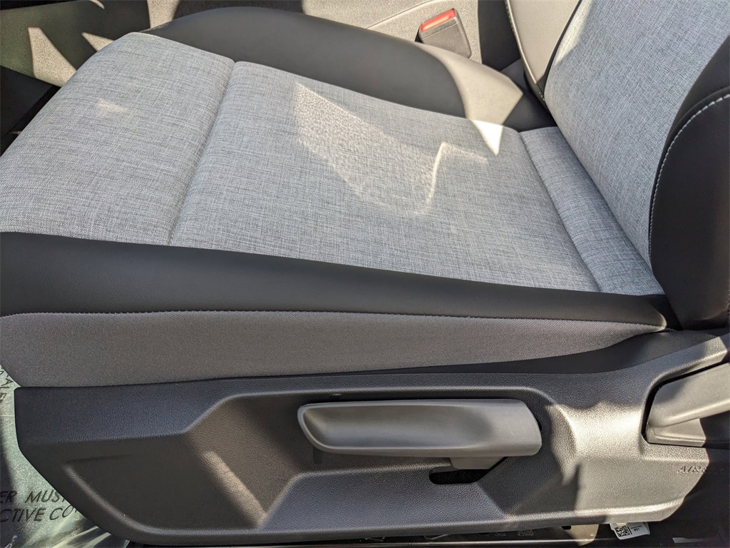 Vehicle image 26 of 29