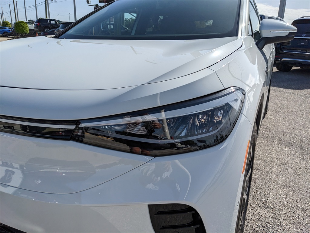 Vehicle image 27 of 29