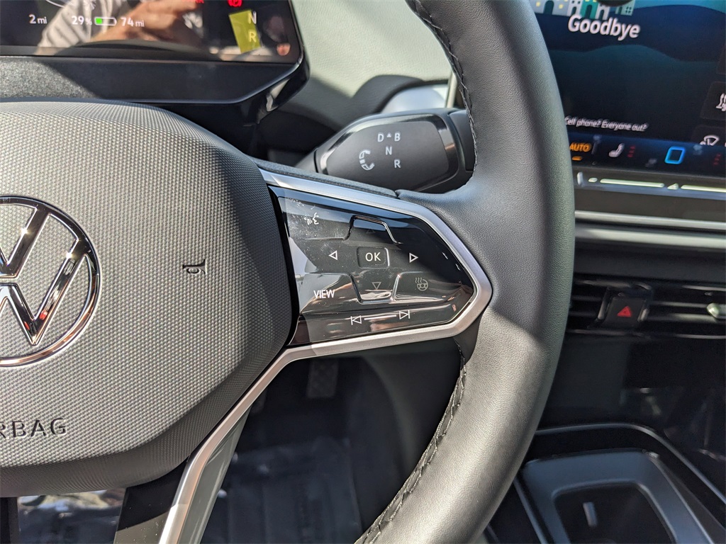 Vehicle image 16 of 29