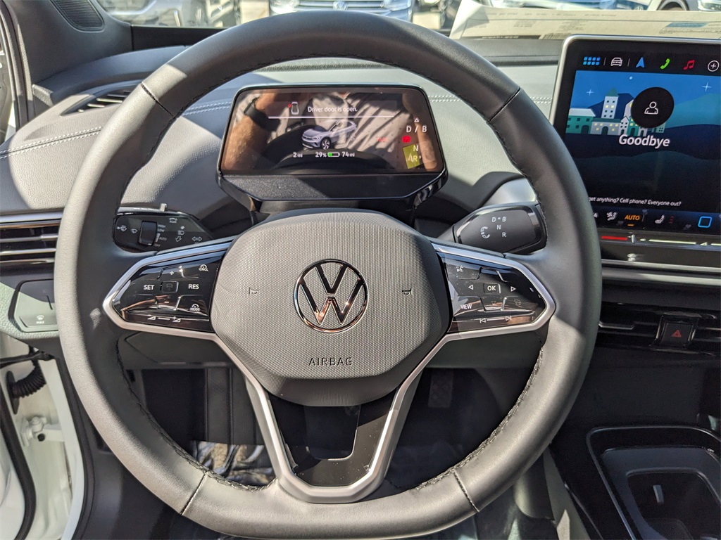 Vehicle image 25 of 29