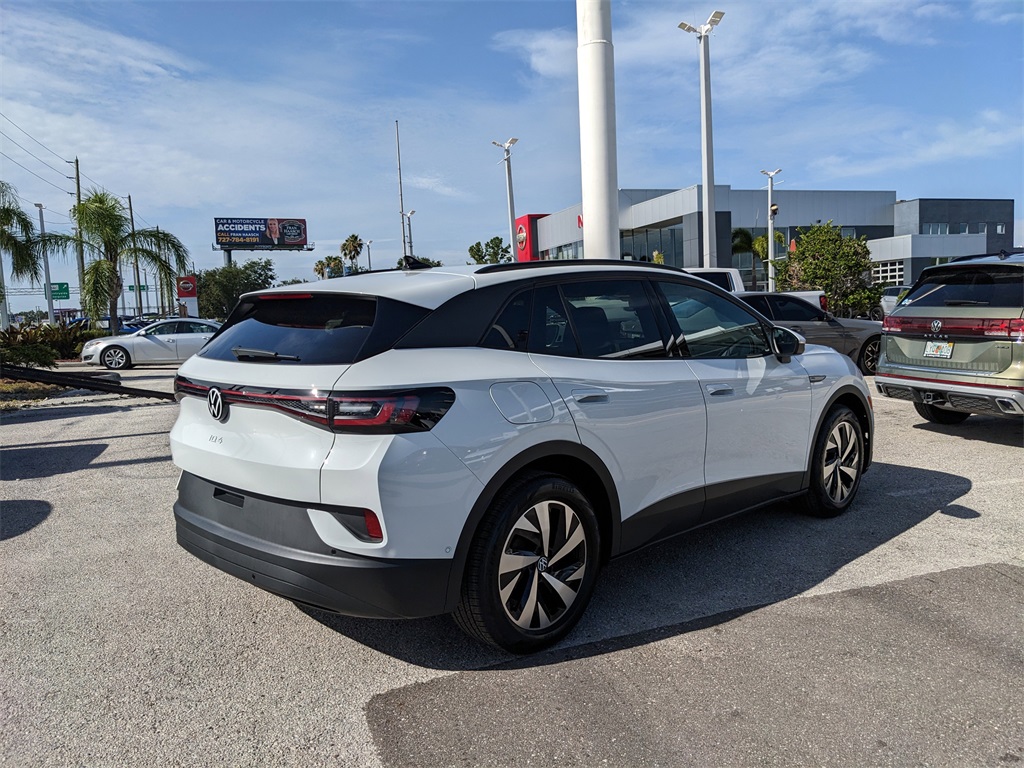 Vehicle image 6 of 29