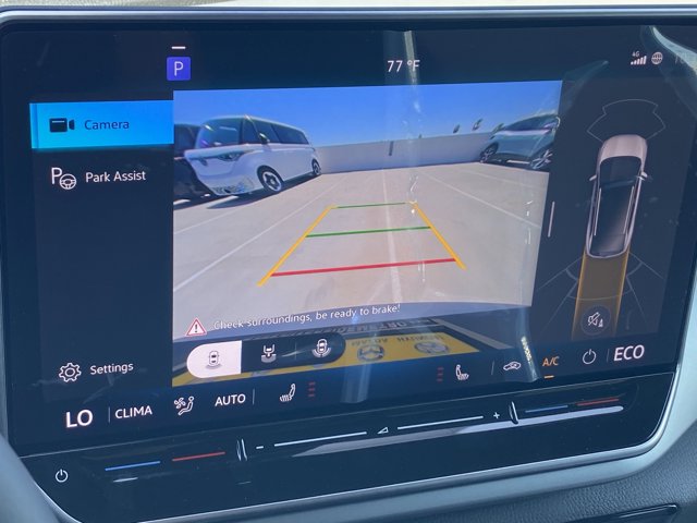 Vehicle image 14 of 17