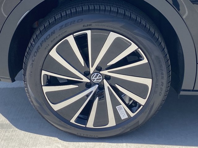 Vehicle image 6 of 17