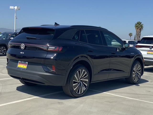 Vehicle image 4 of 17