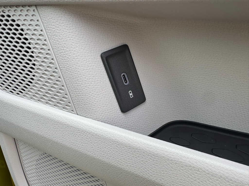 Vehicle image 14 of 47