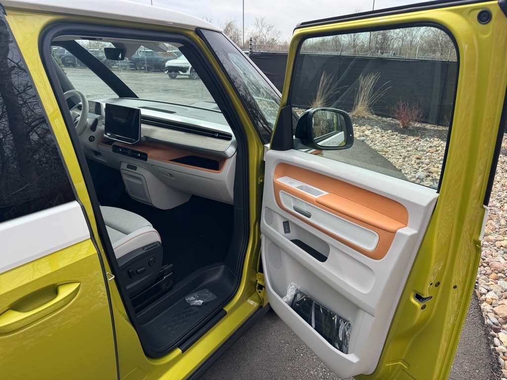 Vehicle image 12 of 47