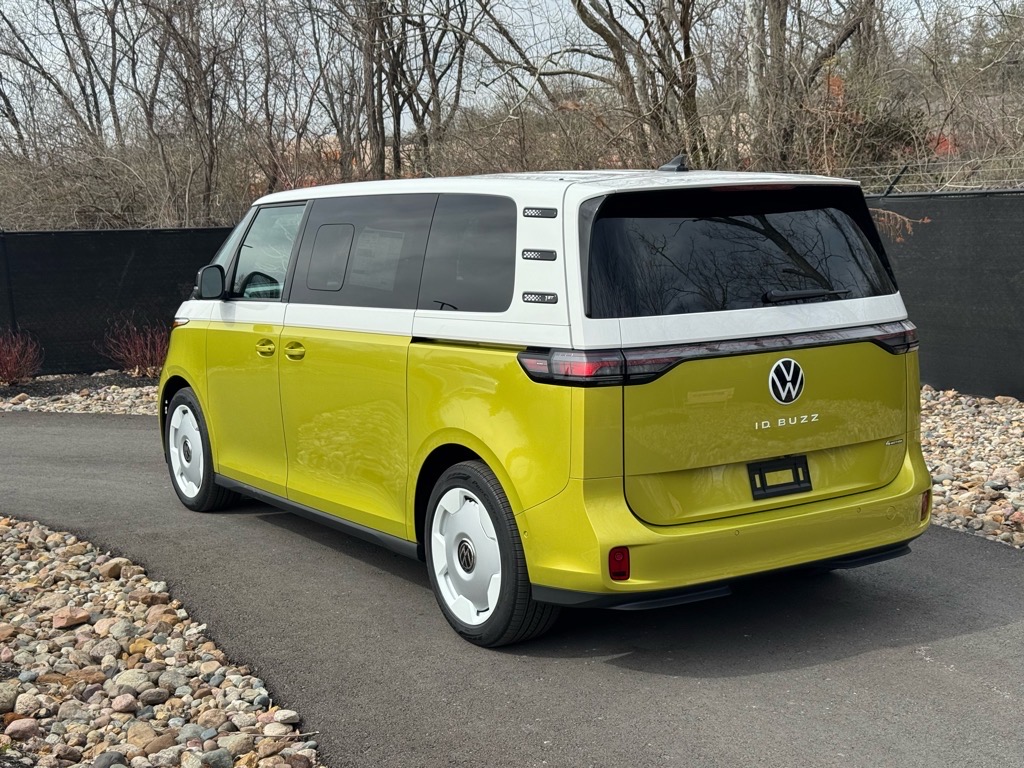 Vehicle image 8 of 47
