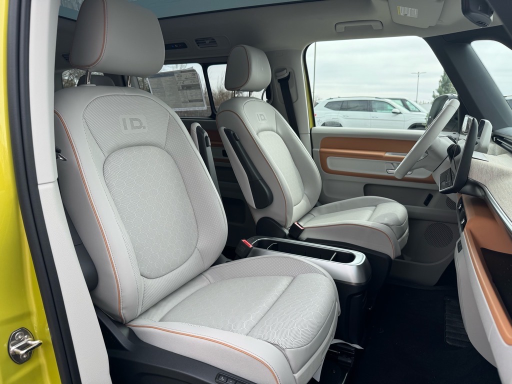 Vehicle image 15 of 47
