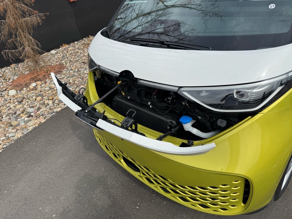 Vehicle image 11 of 47