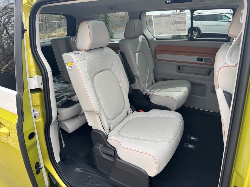 Vehicle image 16 of 47