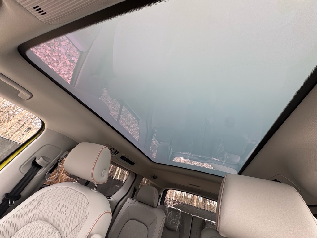 Vehicle image 45 of 47