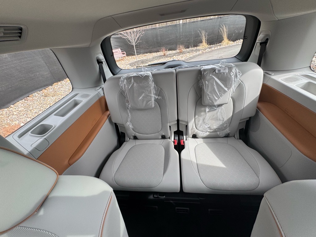 Vehicle image 21 of 47