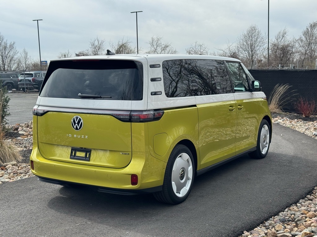 Vehicle image 6 of 47