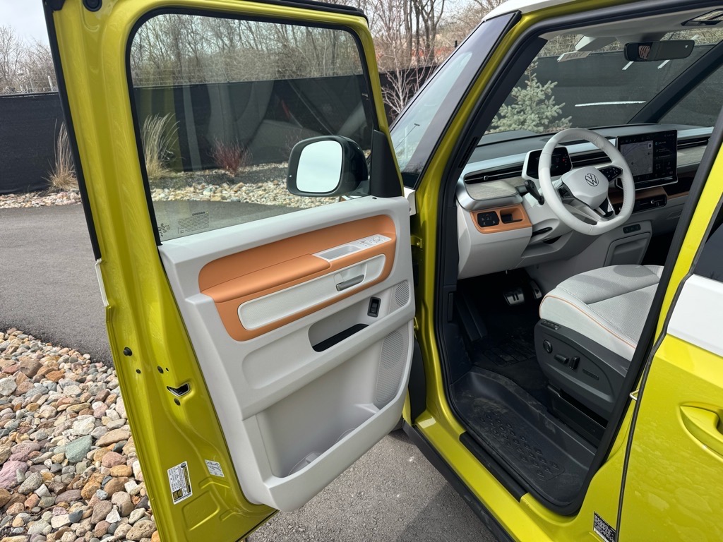 Vehicle image 26 of 47