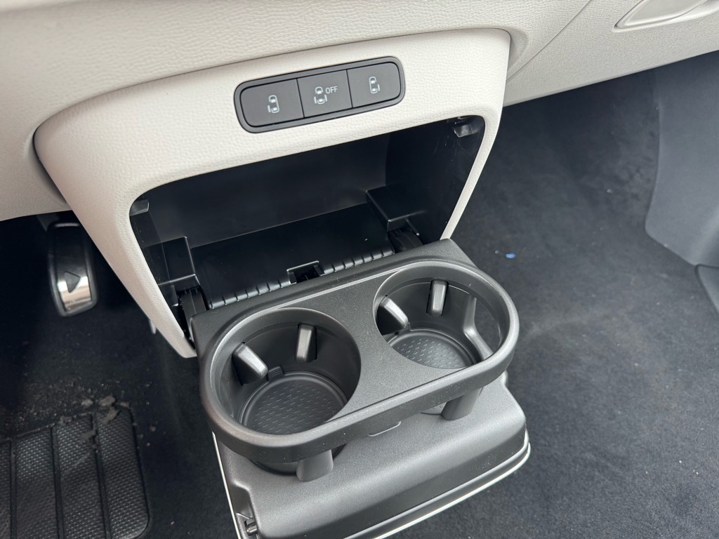 Vehicle image 42 of 47
