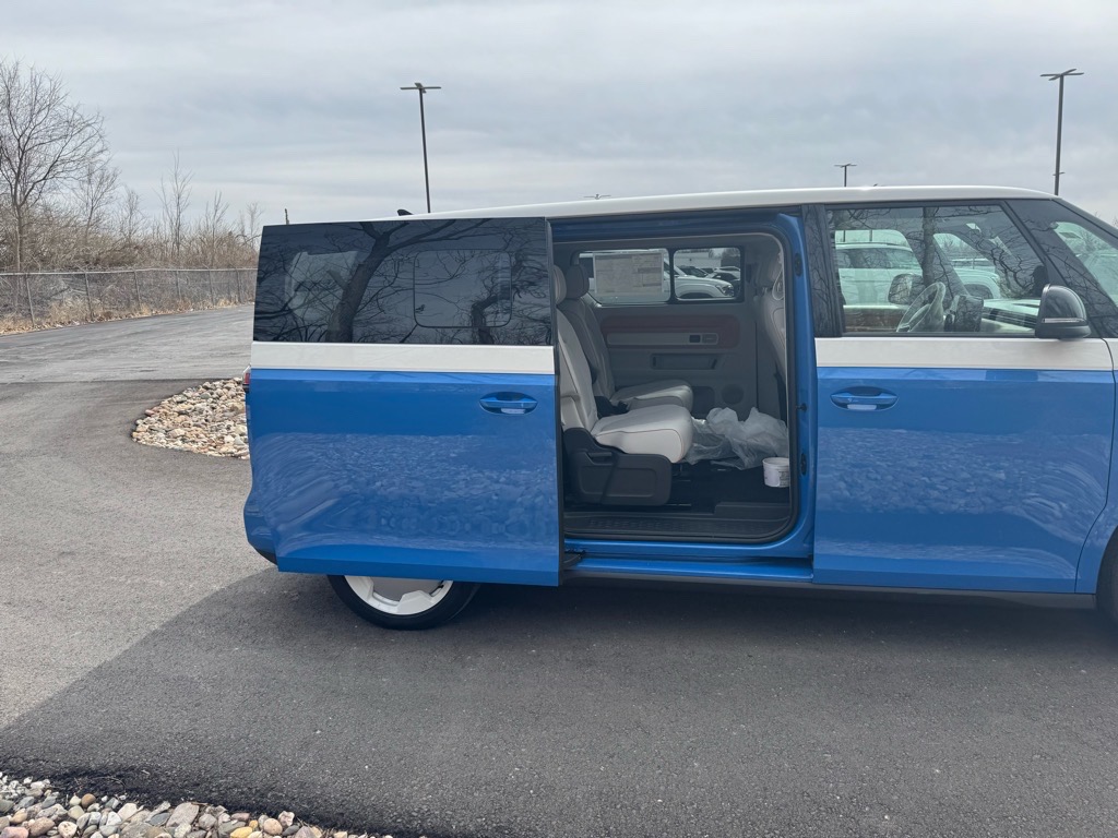 Vehicle image 8 of 46