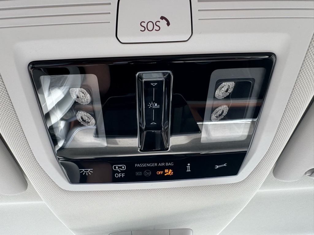 Vehicle image 43 of 46